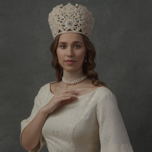 Exclusive author's work "Wedding crown of Novgorod province, XIX century" with Orenburg shawl